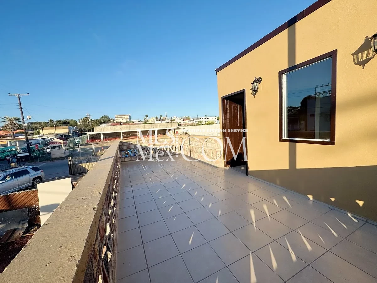 🏡 4-Bedroom Pet-Friendly House for Rent in Central Rosarito | $1,200 USD