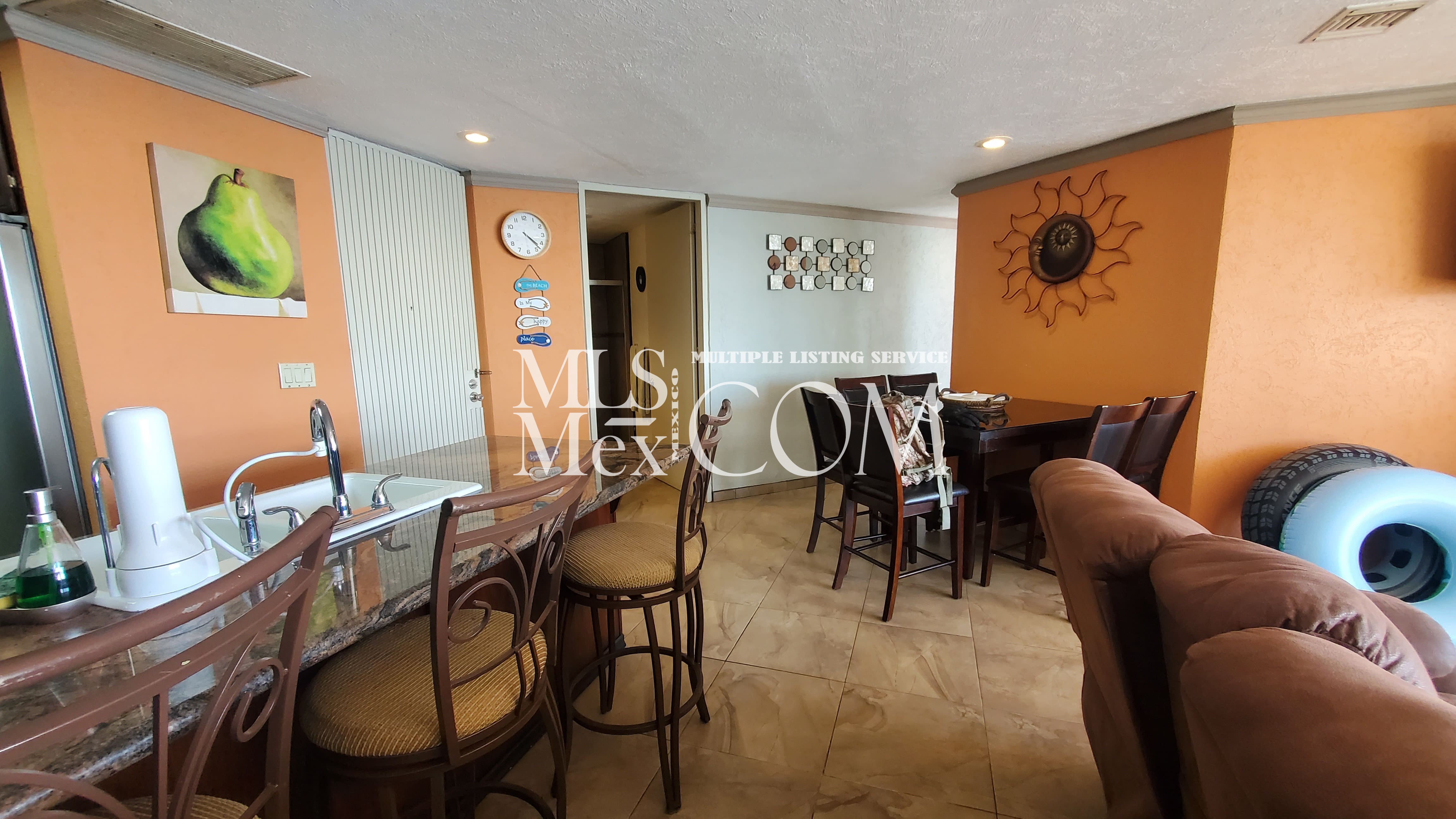 Corona del Mar Calle Acantilado Rocamar 10-102 Rosarito
