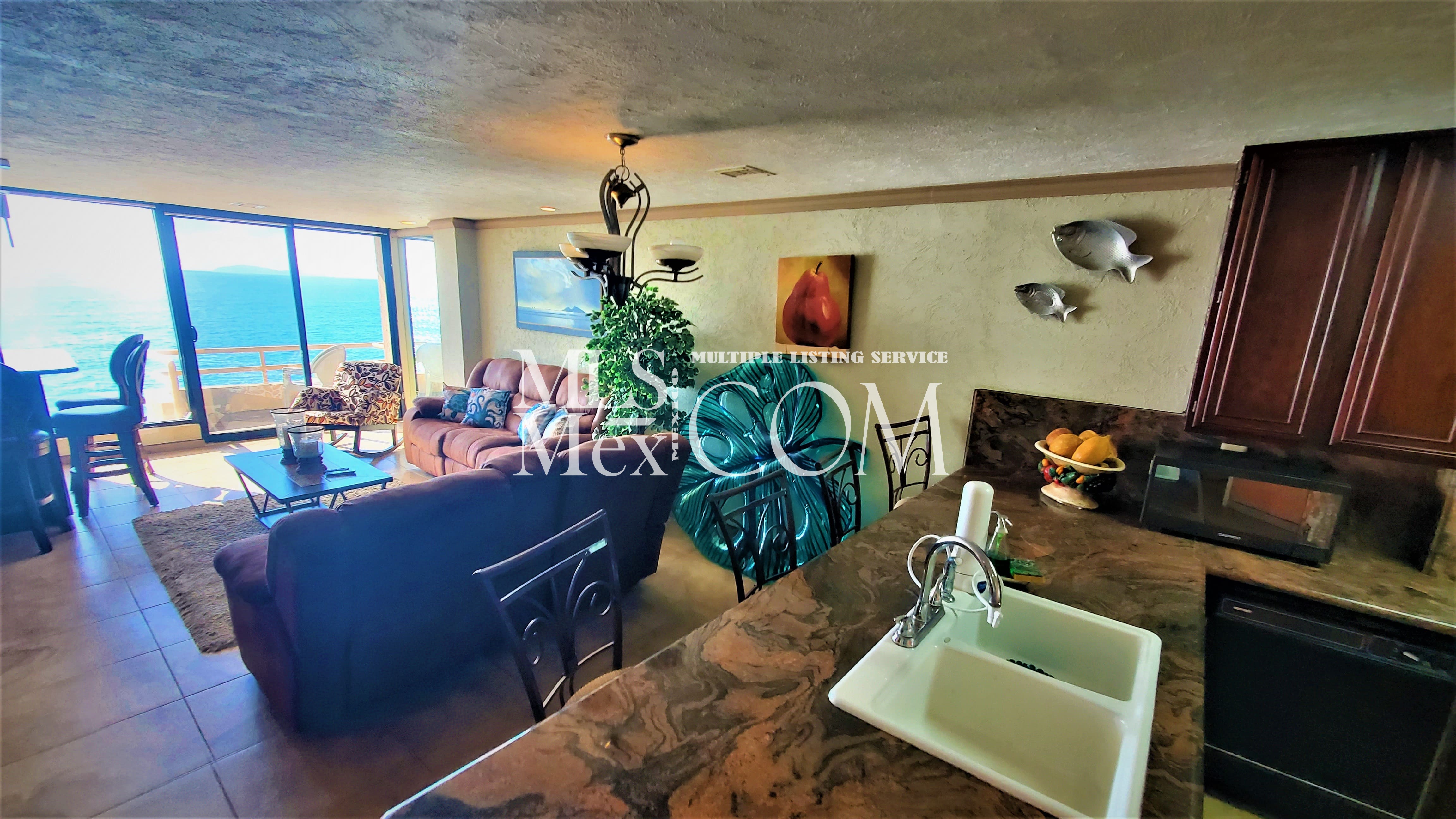Corona del Mar Calle Acantilado Rocamar 10-102 Rosarito
