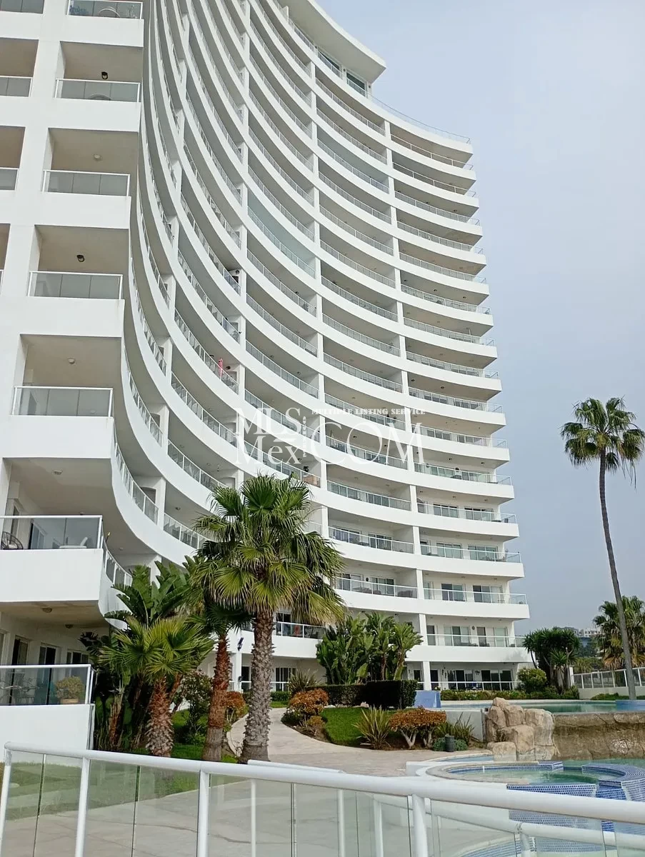 🌊 Oceanfront 2BR Condo in Las Palmas Popotla Rosarito | Pools, Gym & Beach Access | 30 Min to US Border  ⸻