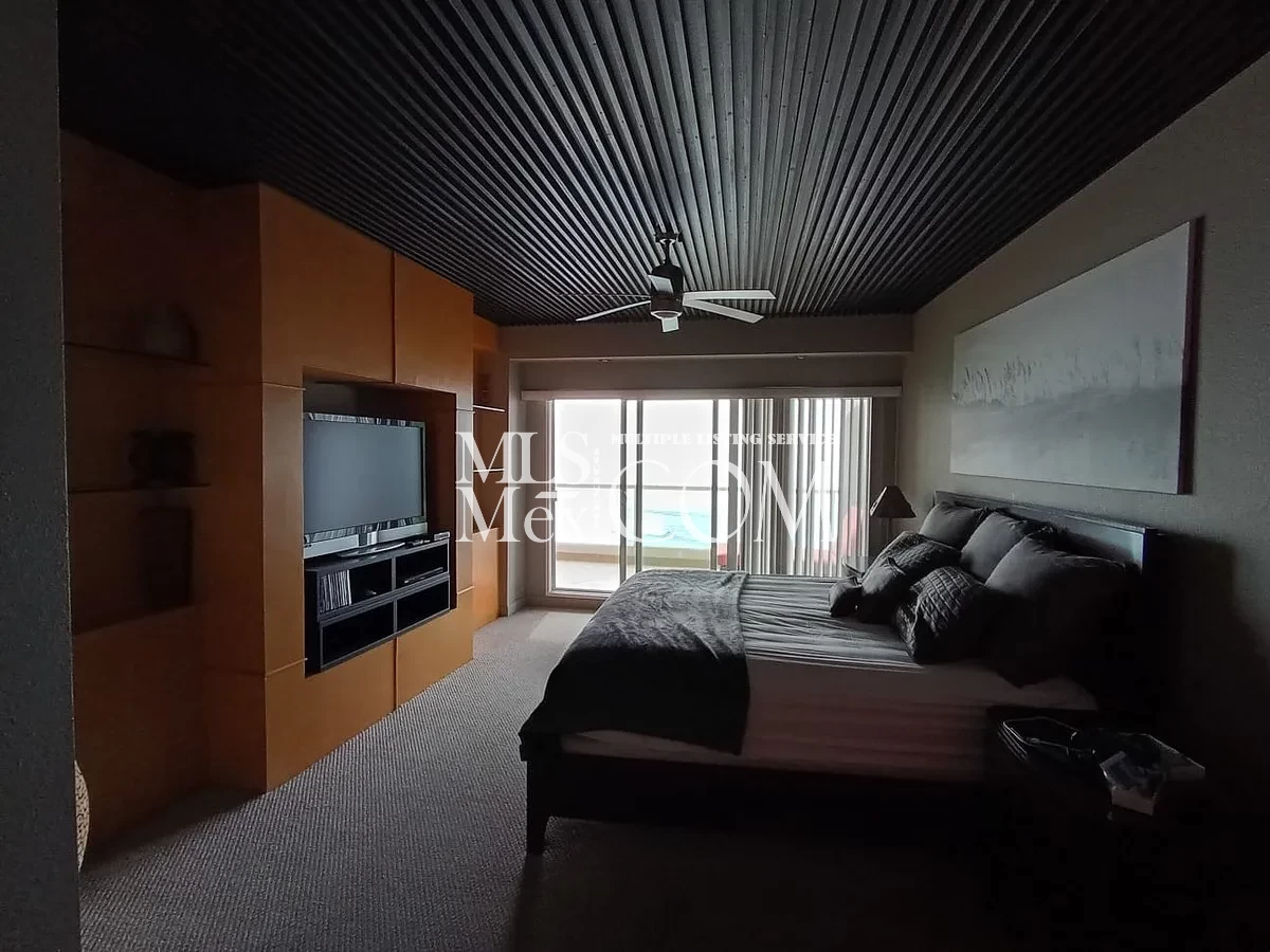 🌊 Oceanfront 2BR Condo in Las Palmas Popotla Rosarito | Pools, Gym & Beach Access | 30 Min to US Border  ⸻