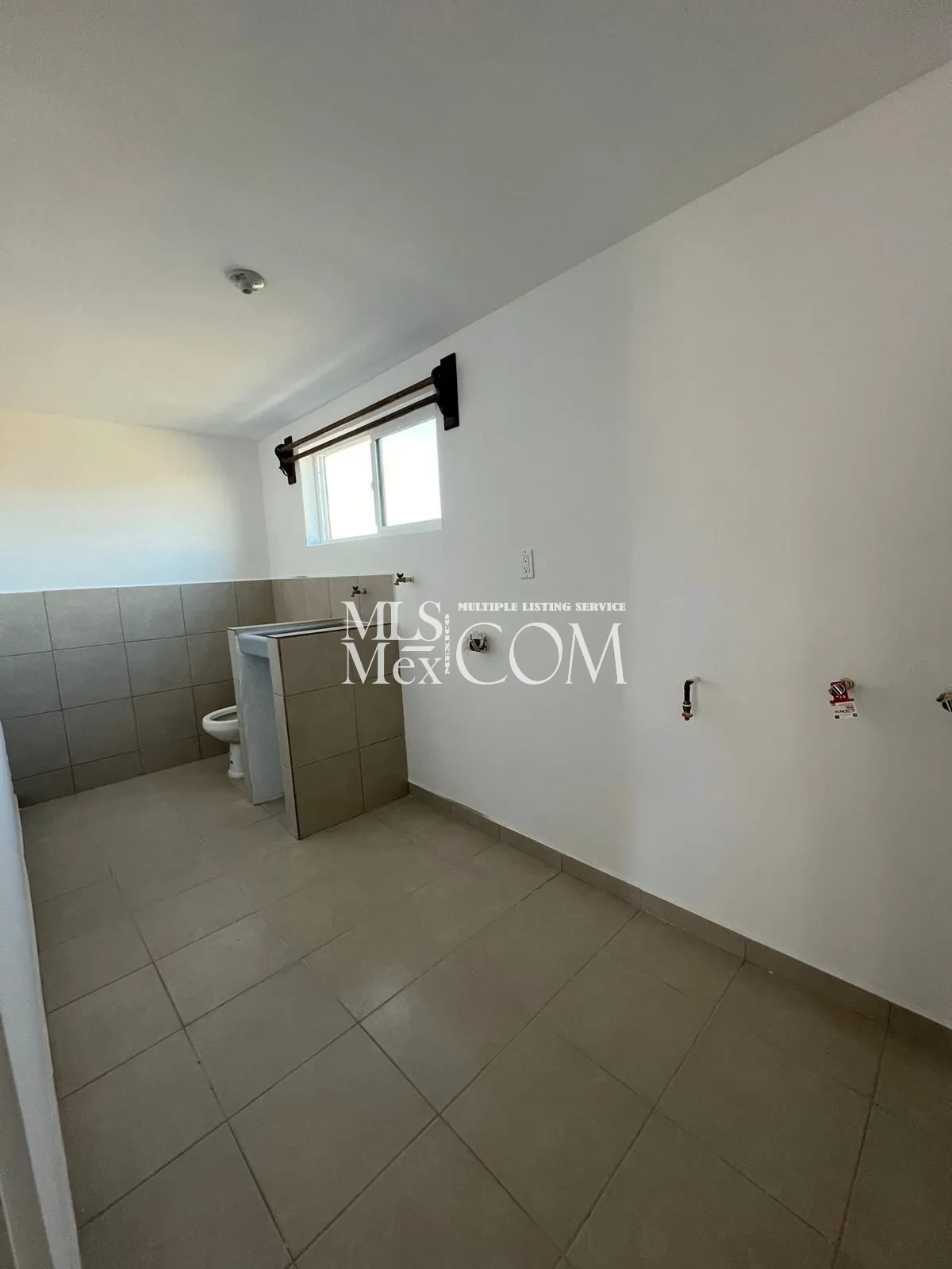 🏡 2BR Apartment for Rent in Col. Constitución, Rosarito – Ground Floor – $600 USD