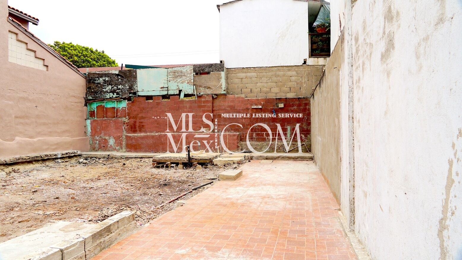 🏡 150 m² Lot for Sale in La Fuente 23 | Downtown Rosarito | Walk to the Beach | Near U.S. Border