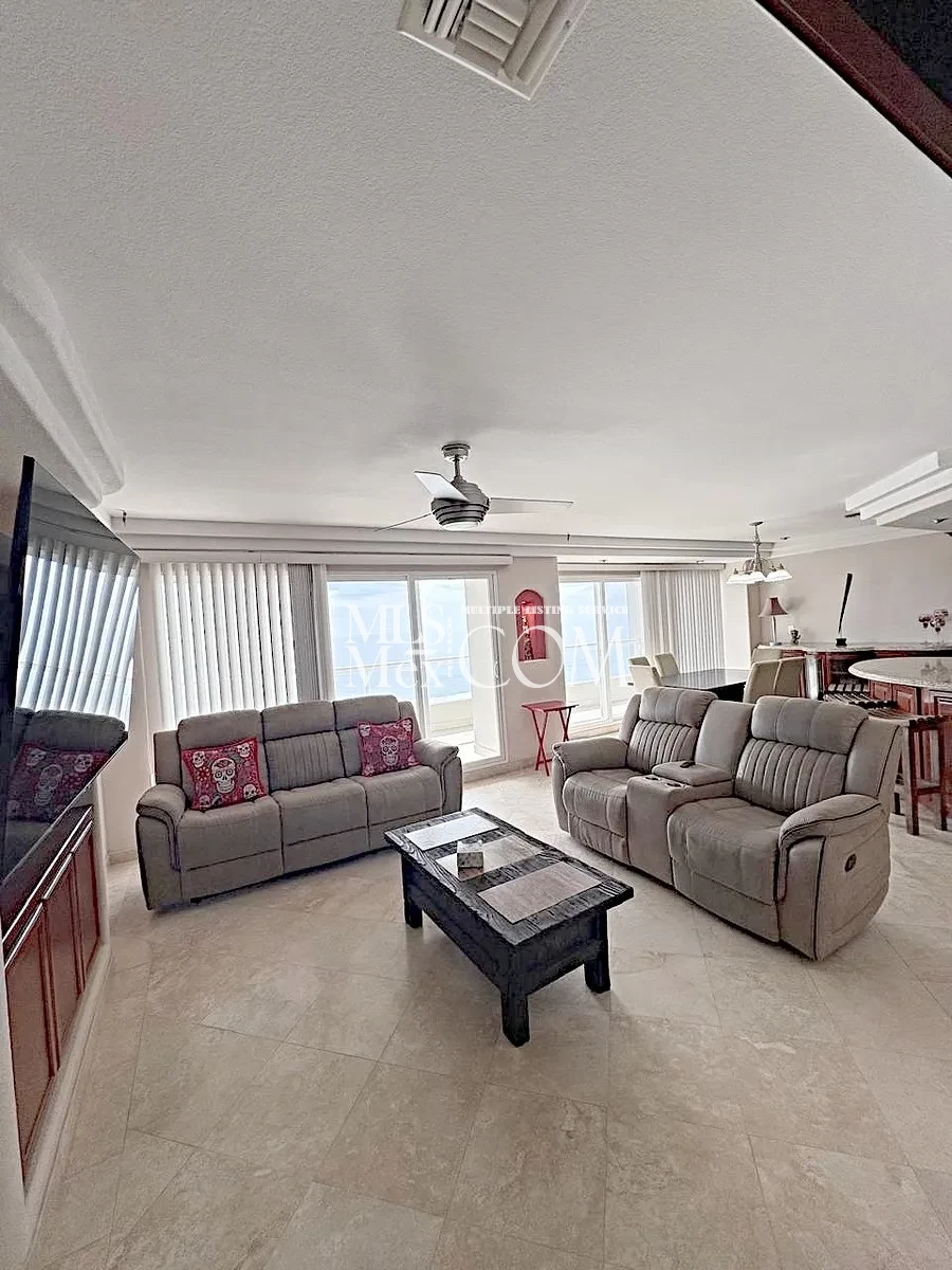 2BR 1,500ft Condo in Rosarito | Gated Community | 30 Min to US Border
