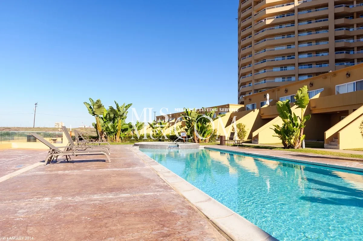 2BR 1,500ft Condo in Rosarito | Gated Community | 30 Min to US Border